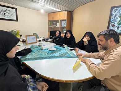 عکس؛ هفتاد و دومین نشست‌ «بچه‌های رستا» در فرهنگسرای اخلاق