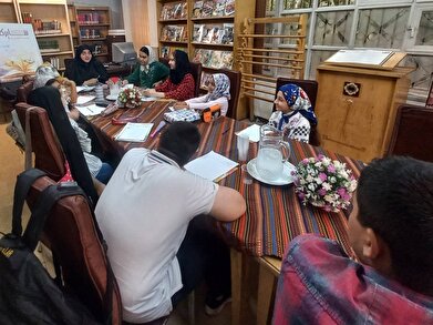 عکس؛ باشگاه کتابخوانی شاپرک در کتابخانه ابن‌سینا