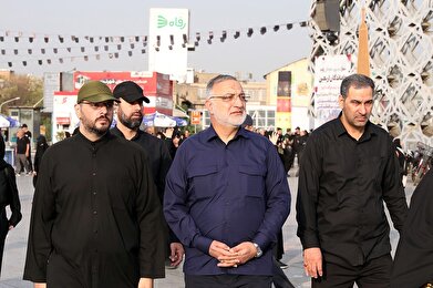 عکس؛ حضور شهردار تهران و سرپرست سازمان فرهنگی هنری در آغاز راهپیمایی جاماندگان اربعین