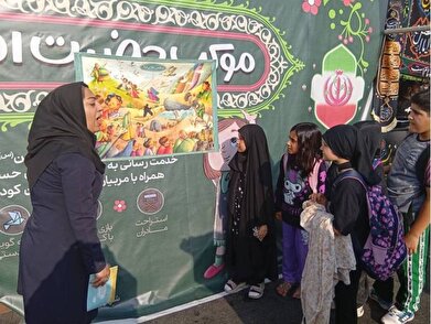 عکس؛ برپایی موکب نوجوانان فرهنگسرای نوجوان در مسیر جاماندگان اربعین