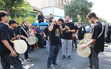 عکس؛ موکب فرهنگسرای تهران در آیین پیاده‌روی جاماندگان اربعین حسینی
