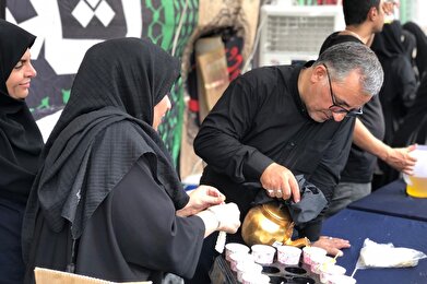 عکس؛ موکب فرهنگسرای امید در آیین پیاده‌روی جاماندگان اربعین حسینی(ع)
