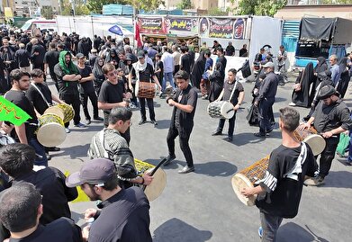 عکس؛ موکب فرهنگسرای گلستان در آیین راهپیمایی جاماندگان اربعین حسینی