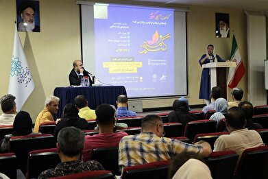 عکس؛ نشست ماهانه شعرخوانی کانون ادبی گیومه در فرهنگسرای فردوس