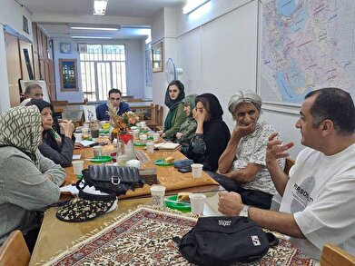 عکس؛ نشست نقد و بررسی کتاب «خداحافظ گاری کوپر» در کتابخانه شهید جهان‌آرا