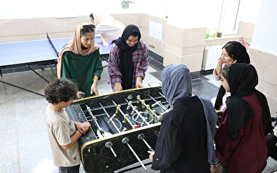 عکس؛ اردوبازی دختران نوجوان منطقه ۲۲ در مدرسه اردویی کتاب چیتگر