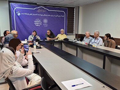 عکس؛ شصتمین نشست کانون عکاسی شفق با نقد گروهی عکس در فرهنگسرای سرو