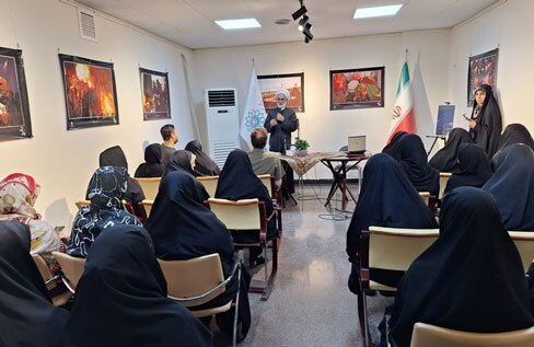 نشست مهارت افزایی هوش مصنوعی در درمانگری در فرهنگسرای خانواده برگزار شد
