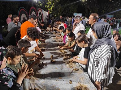 عکس؛ ورکشاپ سفال در جشن‌های بزرگ «ایران عزیز» در دریاچه شهدای خلیج فارس