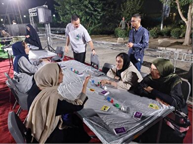 عکس؛ برپایی ایستگاه بازی‌های فکری به همت «فرهنگسرای نوجوان» در جشن «ایران عزیز»