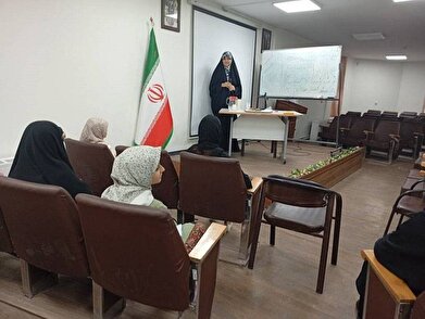 عکس، هفتاد و هفتمین نشست گفت‌و‌گومحور «بچه‌های رستا» در فرهنگسرای معرفت