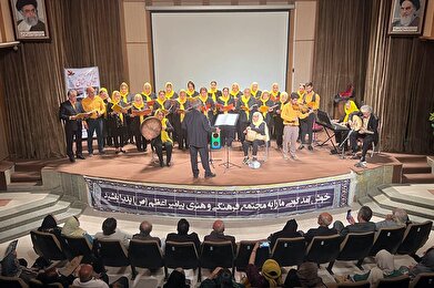 عکس؛ همایش ادبی «با کاروان سخن»  در منطقه ۲۱