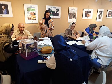 عکس؛ کارگاه نقاشیخط«قلمرخ» در نگارخانه کلک خیال