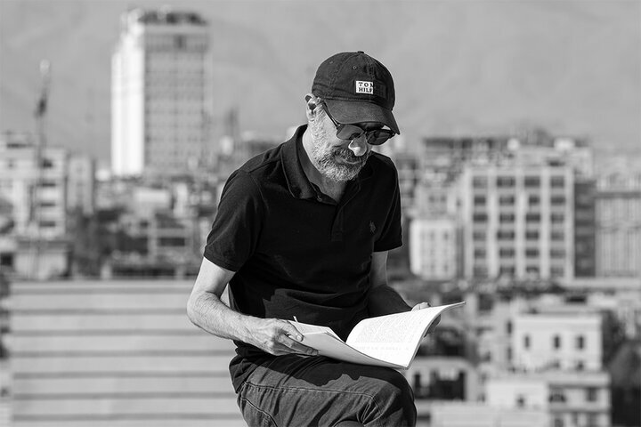 امید سهرابی با «بار هستی» به صحنه تئاتر باز می‌گردد