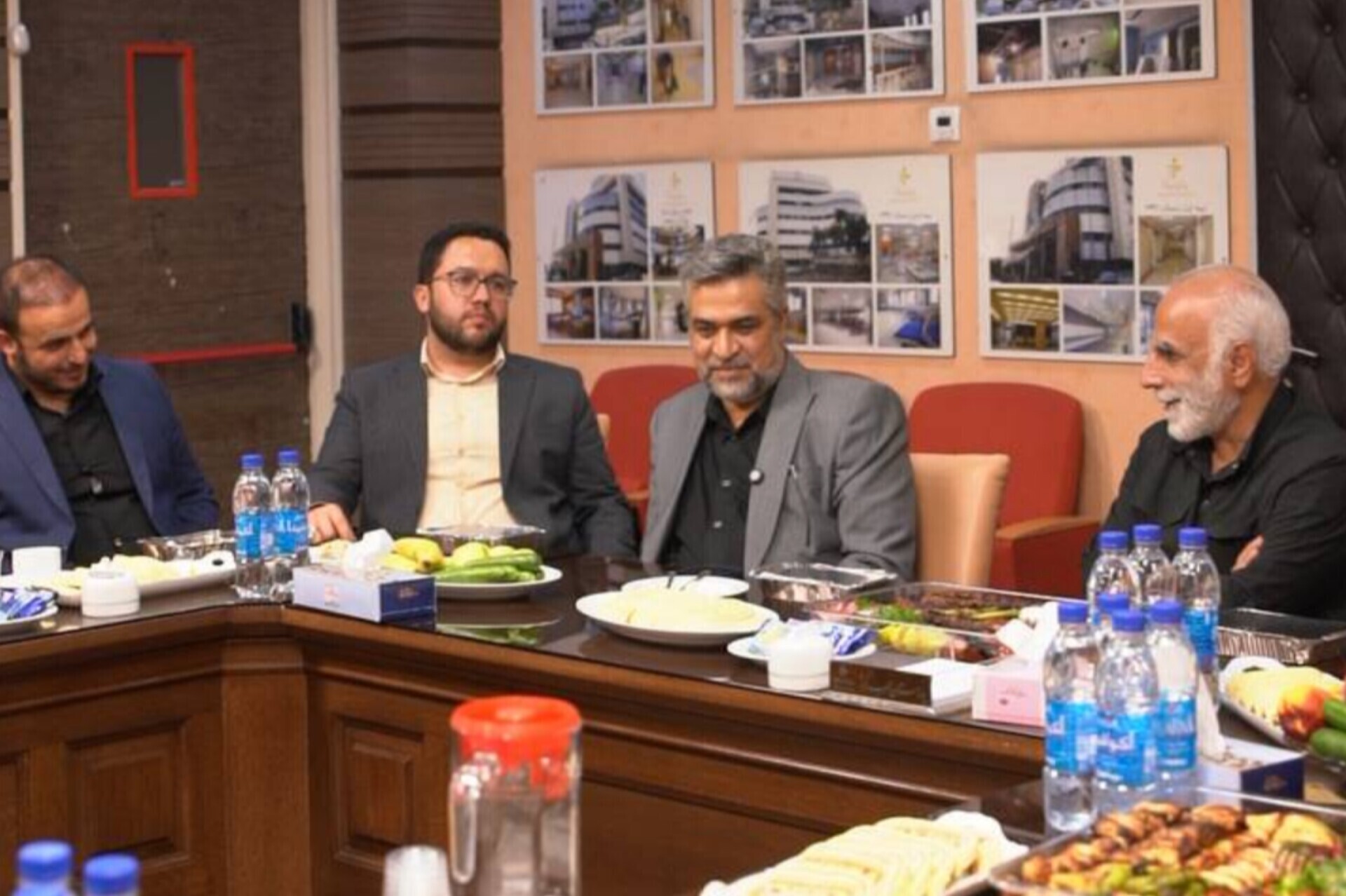 بازدید رییس مرکز روابط عمومی وزارت بهداشت از پشت صحنه فیلم «ماجرای نیم‌شب»