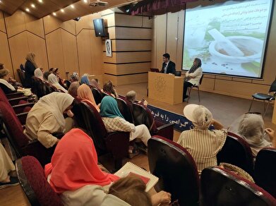 عکس؛ نشست تخصصی با موضوع طب سنتی در کانون بانوان فرهنگسرای سرو