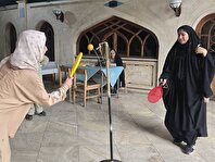 عکس؛  اردوبازی دختران نوجوان در خانه فرهنگ ایرانسرا