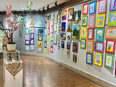 عکس؛ نمایشگاه گروهی نقاشی «باغ درونی» در فرهنگسرای امید