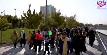 فیلم؛ همایش پیاده‌روی خانوادگی در دریاچه شهدای خلیج فارس