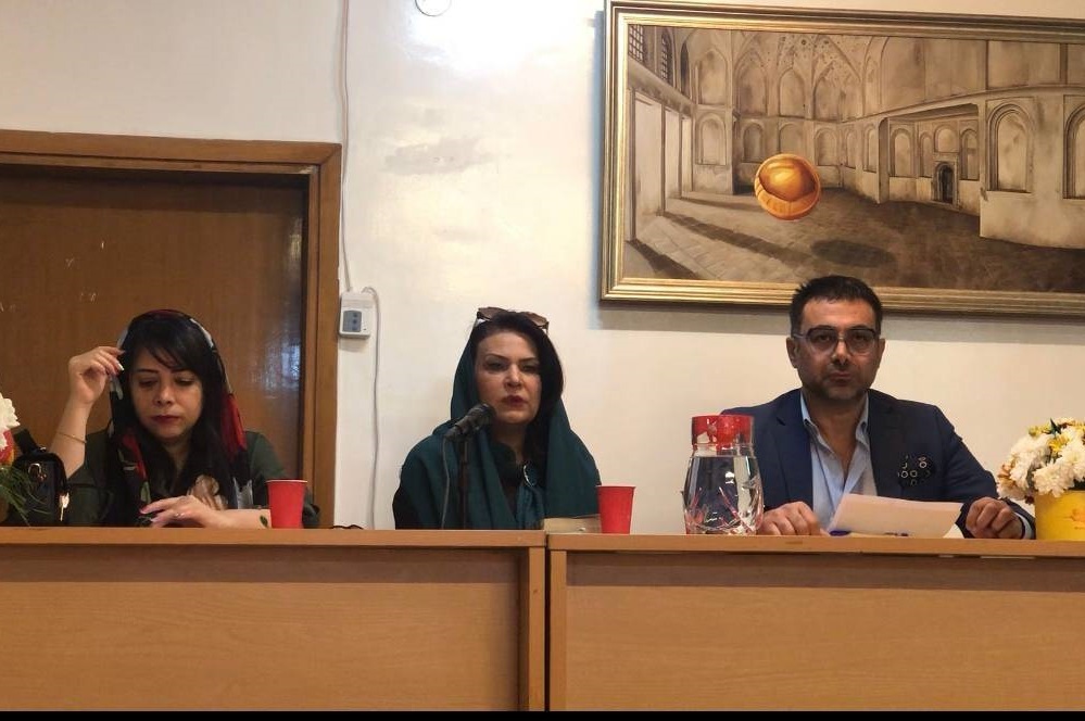نشست نقد و بررسی رمان «جزیره کوچک من» برگزار شد