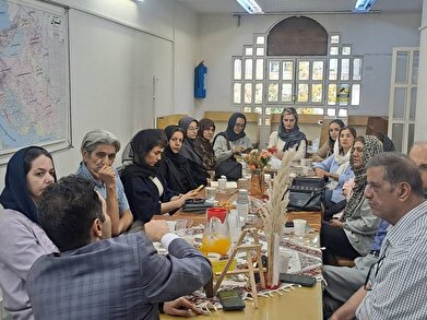 عکس؛ نقد و بررسی رمان «خانم دالاوی» در کتابخانه شهید سیدمحمدعلی جهان آرا