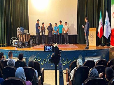 عکس؛ آثار تولیدشده هنرجویان «راوی‌نو» به نمایش درآمد