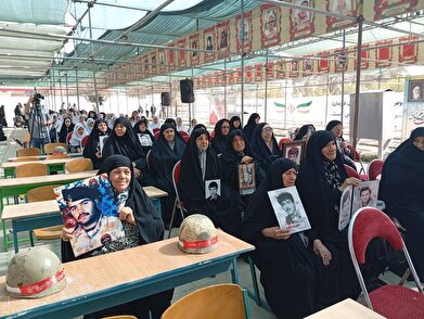 عکس؛ زنگ دانش آموز شهید در قطعه ۴۲ بهشت زهرا (س)