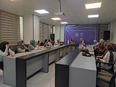 عکس؛ نشست نقد و بررسی عکس‌های اعضای کانون عکاسی شفق در فرهنگسرای سرو