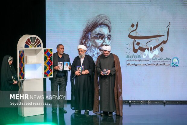 شعر سپید مودب و قصیده ۱۱۰بیتی قزوه برای سیدحسن در «ماه لبنانی»