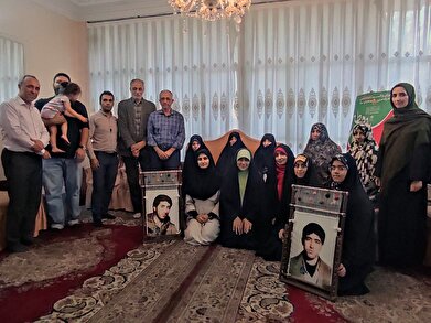 عکس؛ «برای وطن، به راه حسین (ع)، برای شهید» به همت خانه فرهنگ گل‌ها