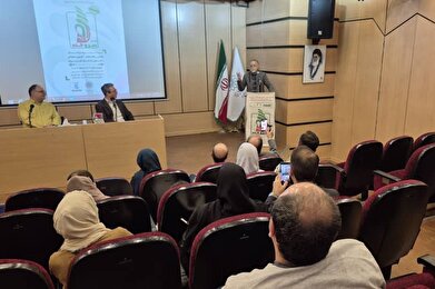 عکس؛ ششمین نشست عصر طنز سروخند در فرهنگسرای سرو