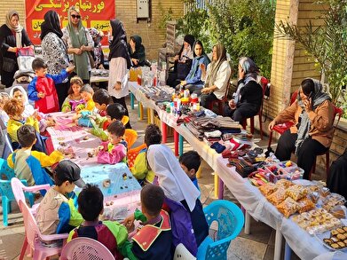 عکس؛ بازارچه کارآفرینی در خانه فرهنگ فرزانگان