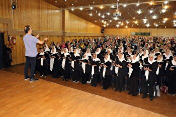 عکس؛ دیدار سرپرست معاونت هنری سازمان فرهنگی هنری با گروه کُر مادران شهر تهران