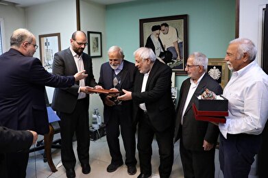 عکس؛ دیدار سرپرست سازمان فرهنگی هنری با خانواده شهید عراقی