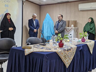 عکس؛ رونمایی کتاب «ساعت سرنوشت ساز» در فرهنگسرای اخلاق