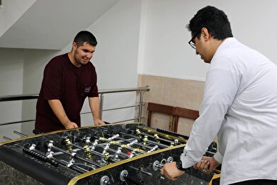 عکس؛ اردوبازی دانشجویان ترم اول دانشگاه تهران در مدرسه اردویی کتاب چیتگر