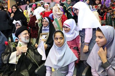 اداره کل روابط عمومی و امور بین‌الملل کانون پرورش فکری کودکان و نوجوانان حادثه ناباورانه‌ی شهادت رئیس جمهور محترم آیت‌الله سیدابراهیم رئیسی و هیئت همراه را به مردم ایران تسلیت می‌گوید.»