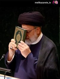 ملیکا زارعی، مجری تلویزیون نیز در واکنش به شهادت رییس جمهور با انتشار یک عکس، متنی را در صفحه شخصی‌اش منتشر کرد.